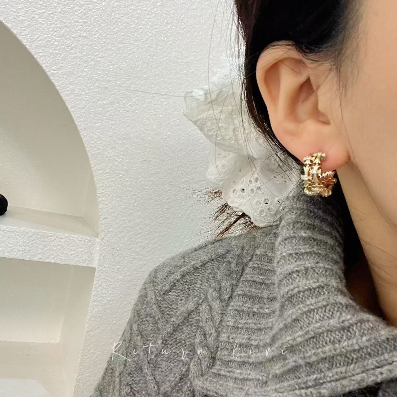 Retro Coffee Golden Cross Flower-de-luce Planet Ear Clip Earrings