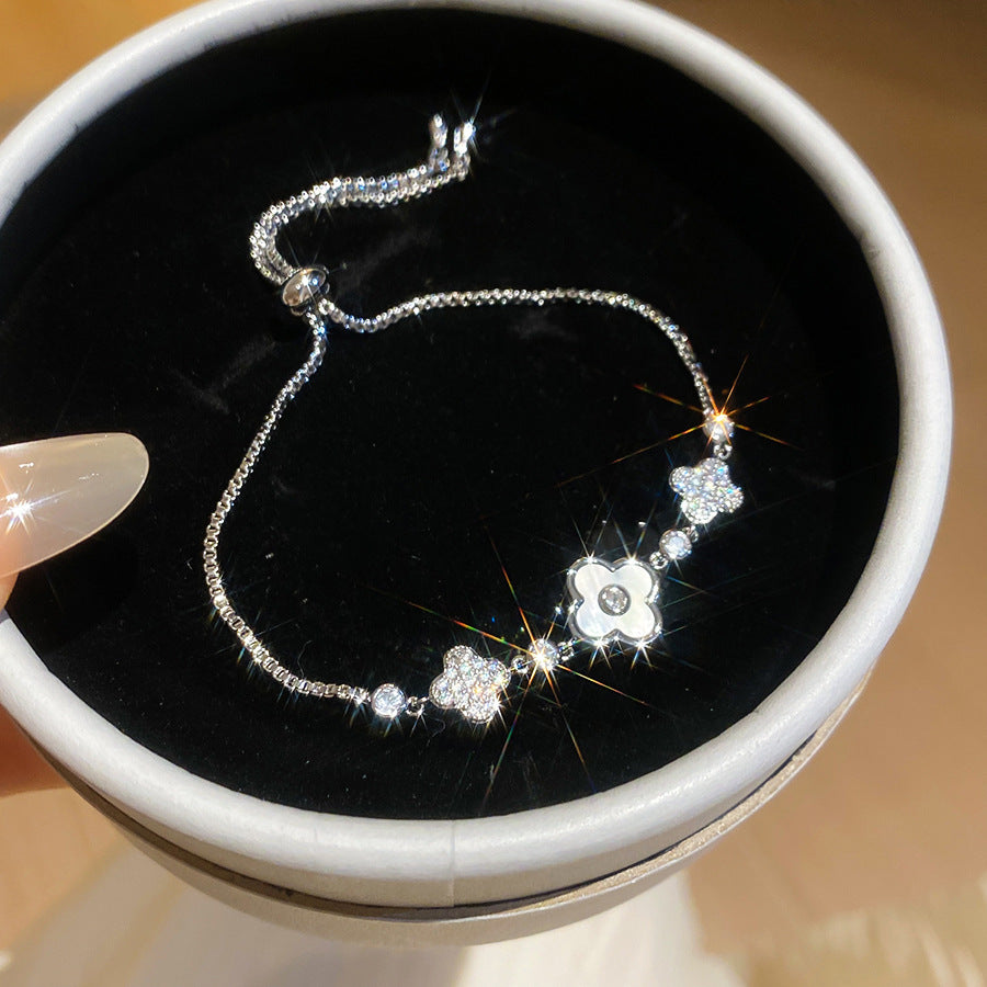 With Diamond Round Exquisite Fashion Retro Unique Design Light Luxury Bracelets