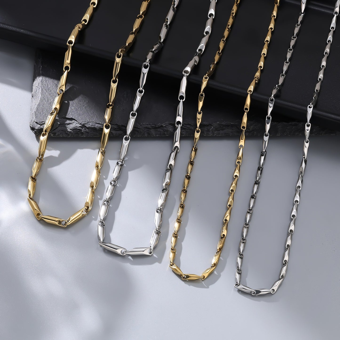 Men's Titanium Steel Mobius Strip Simple High-grade Clavicle Chain Special Interest Necklaces