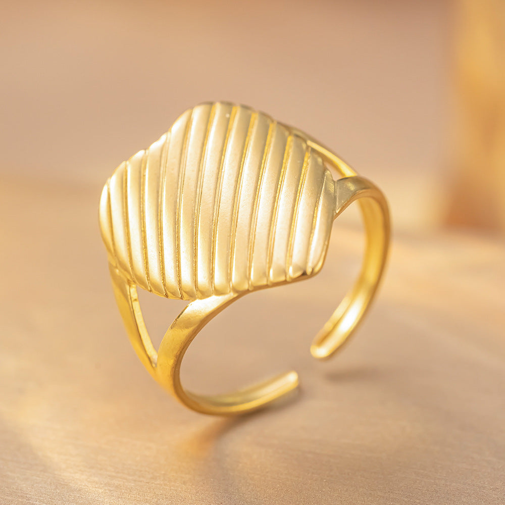 Fashion Trend Heart Shape Mirror Surface Polished Ring