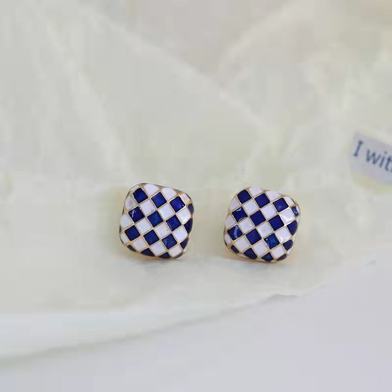 Women's Square For Niche Temperament Black White Design Stud Earrings
