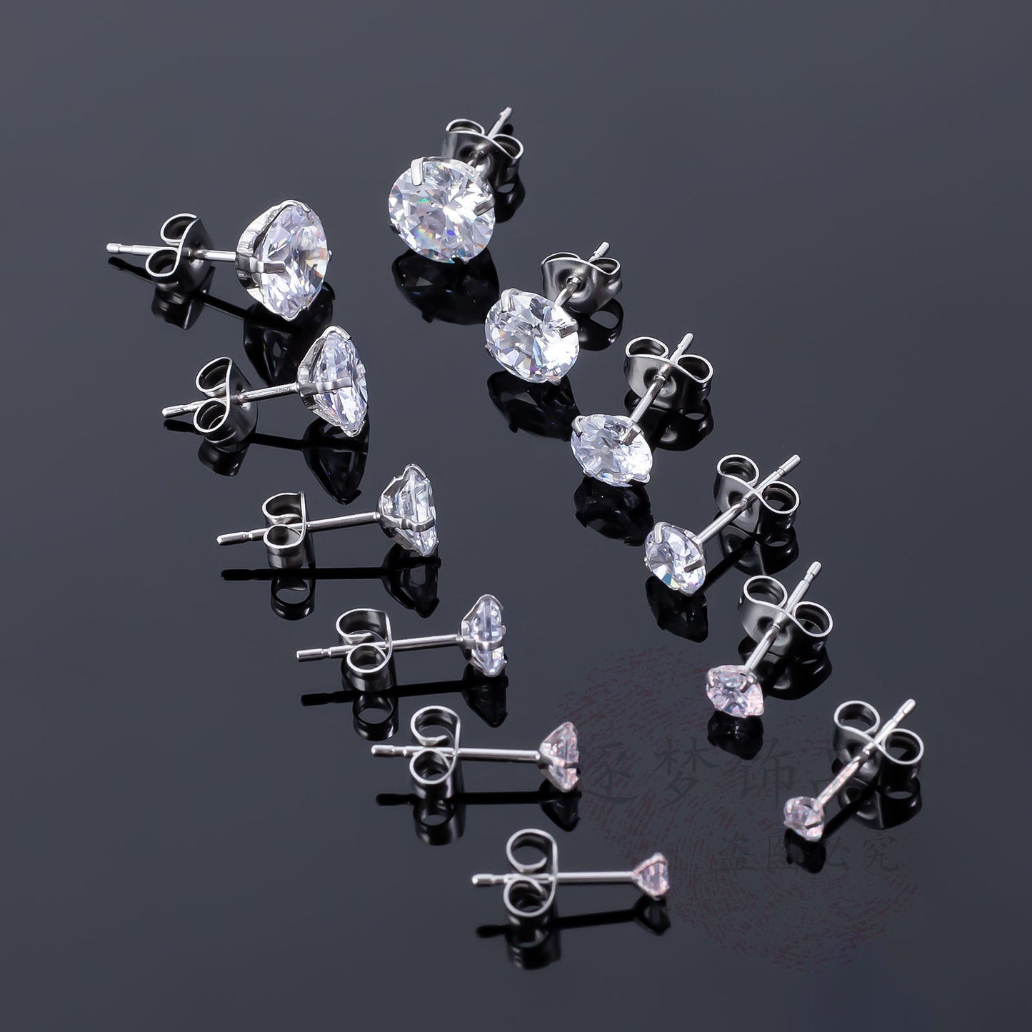 Women's Stainless Steel Zircon One-piece Diamond Titanium Small Stud Earrings