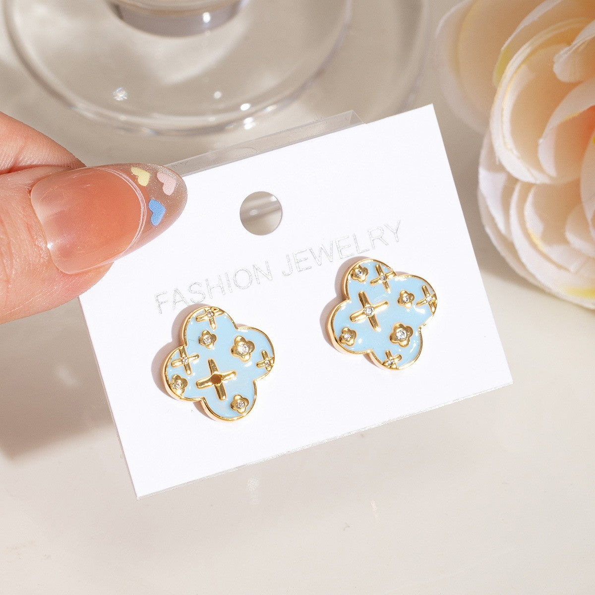 Exquisite Sweet Cutout Fritillary Plate Clover Flower Niche Earrings
