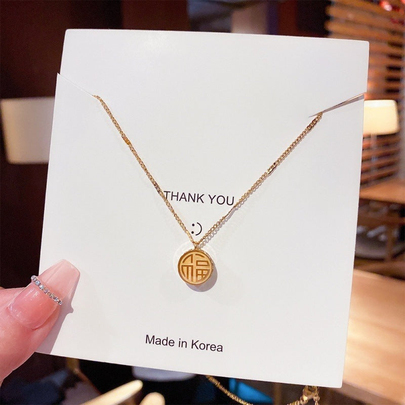 Women's Summer Fashion Heart For Design Simple Light Luxury Cold Style Necklaces