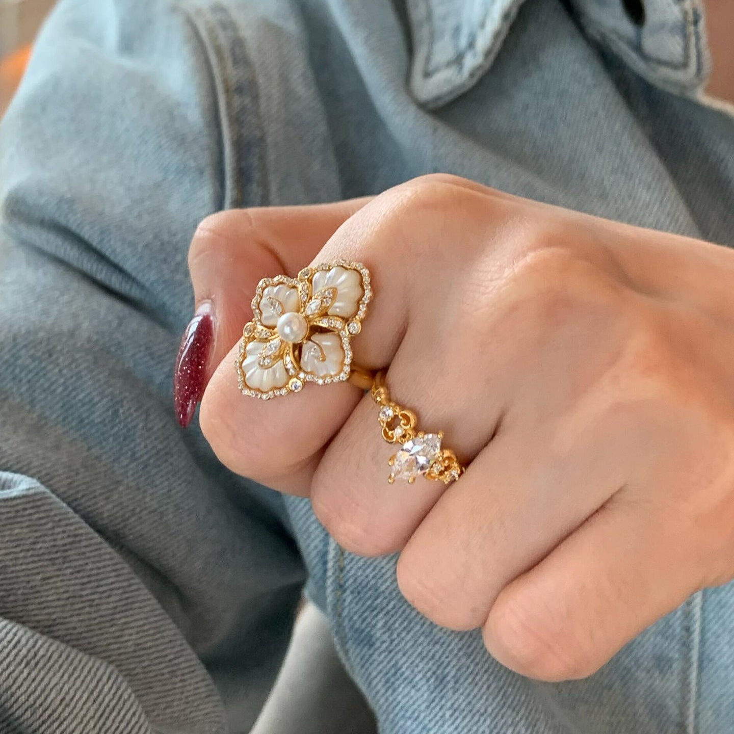 Women's Embossed Four-leaf Flower Twin Horse Eye Diamond Ring