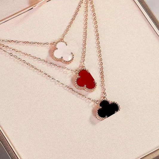 Version V Gold Clover Female Fashion Light Luxury Necklaces