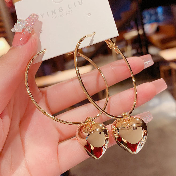 Personalized Fashionable Hollow Heart-shaped Big Ear Mimi Rings
