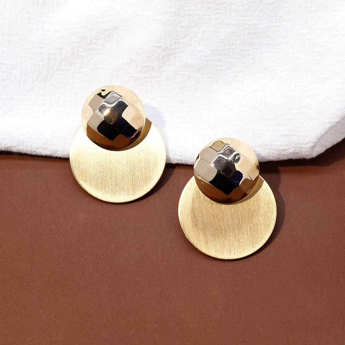 Women's Fashion Metal Frosted Surface Elegant Light Luxury Stud Earrings