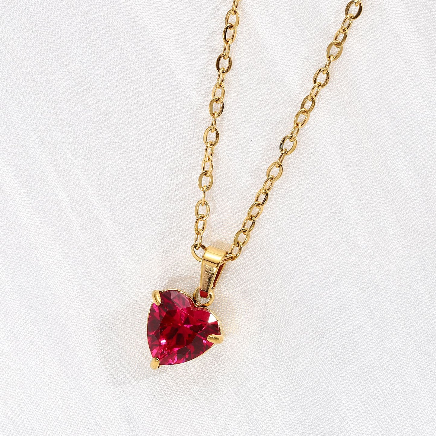 Women's Loving Heart Zircon Simple Heart-shaped Stainless Steel Clavicle Necklaces