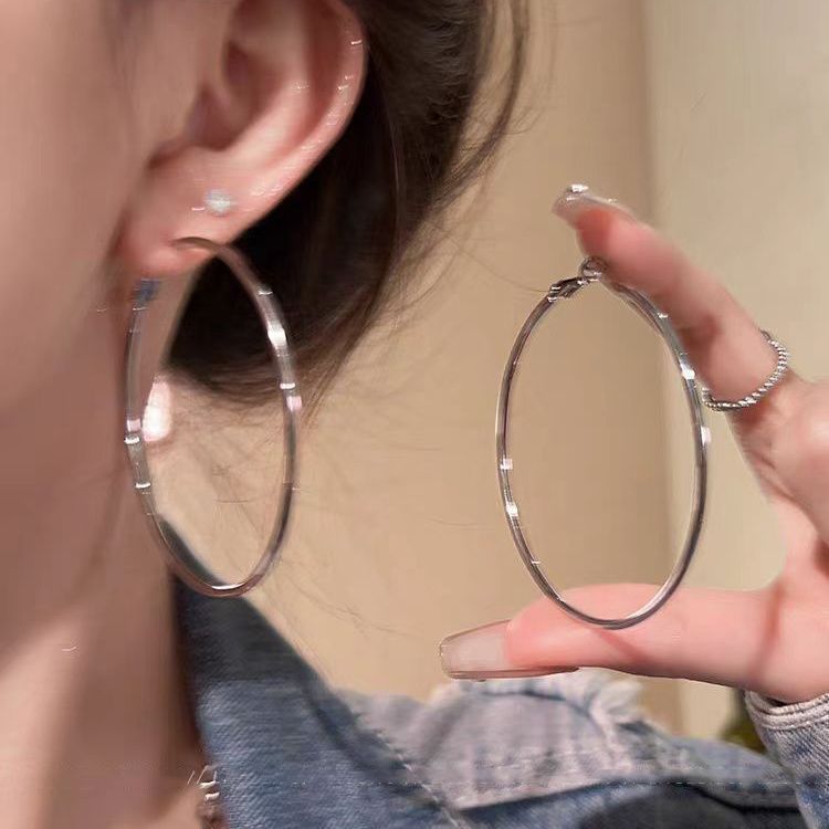 Pearl High-grade Butterfly Ear Clip Fashionable Earrings