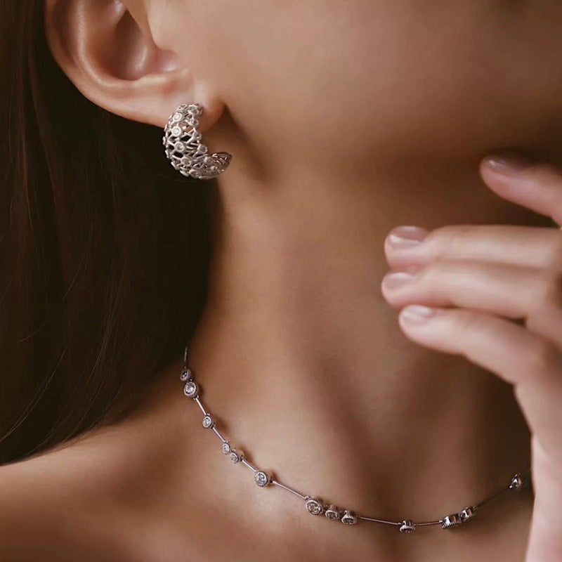 Star Weaving Hollow Ear Shaped Female Design Earrings