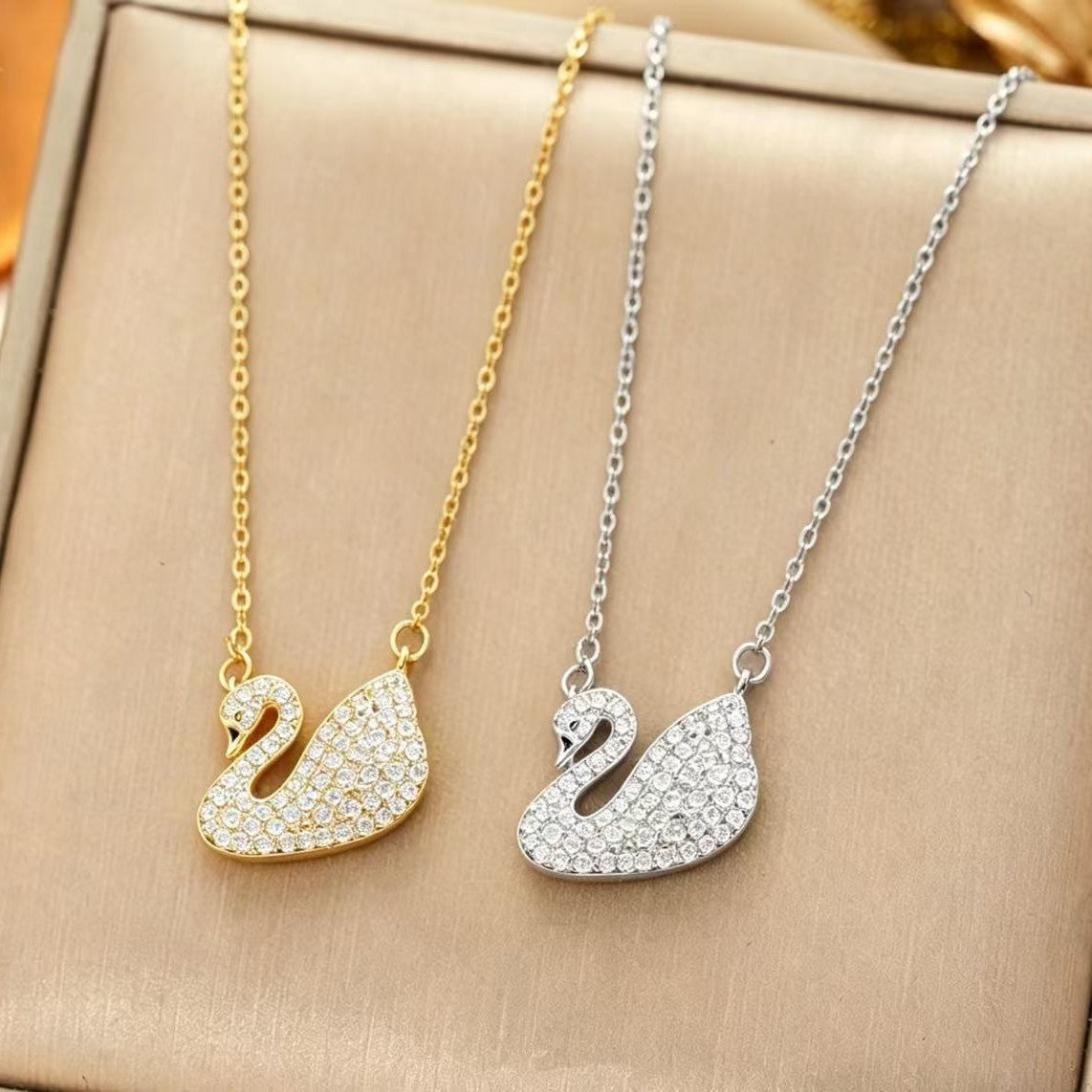 Women's Swan Titanium Steel With Diamond Temperament Entry Necklaces
