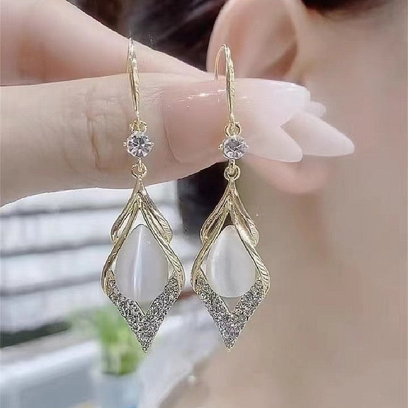 Women's Geometric Opal Elegant Atmosphere Diamond Shaped Rings
