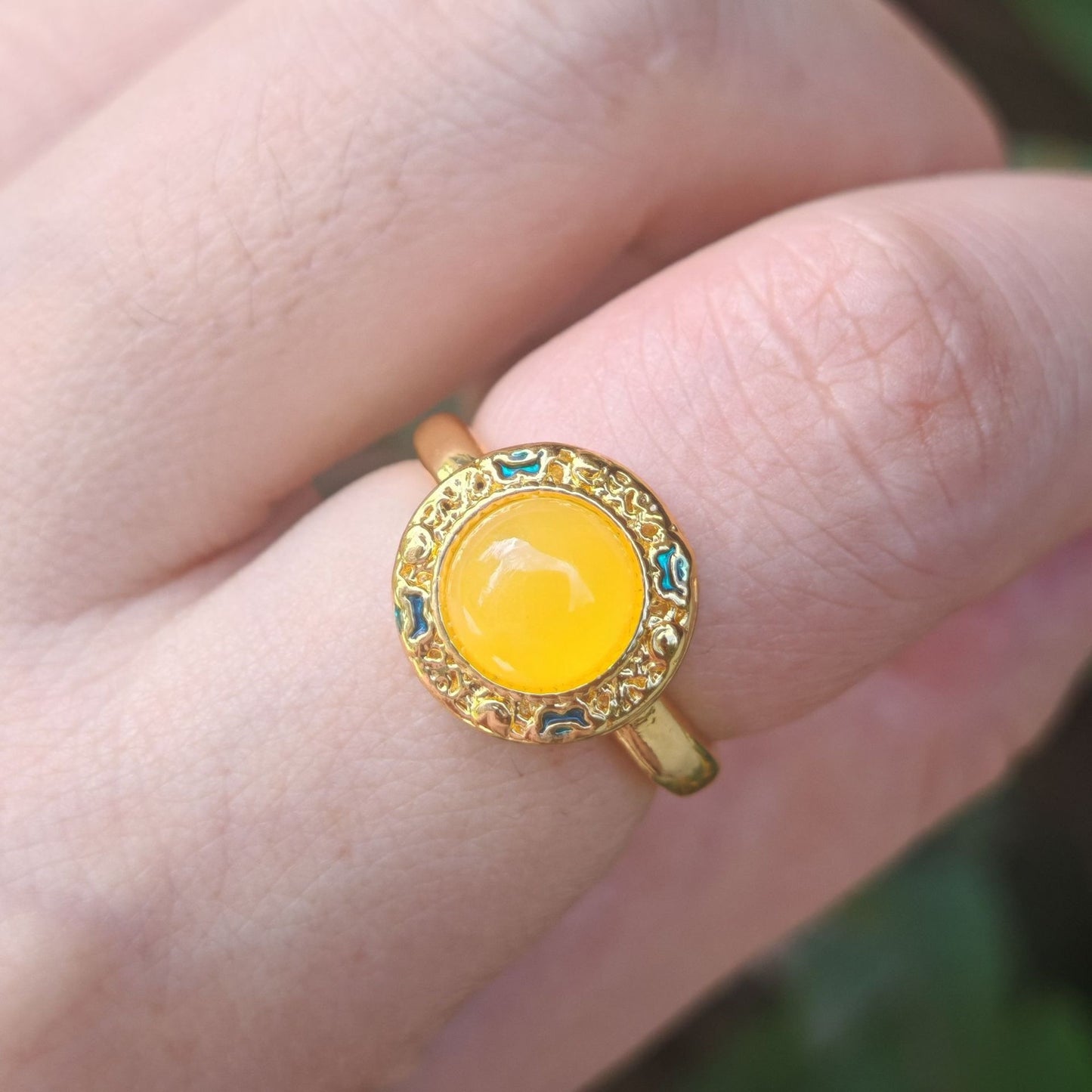Imitation Natural Beeswax Round Gold-plated Cloisonne Hollow Pattern Yellow Ring