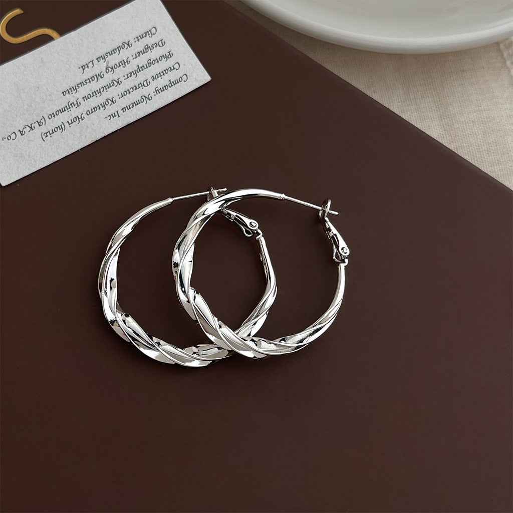 Women's Minimalist Exaggerated Big Ear Fashionable Temperament Personalized Cold Style Simple Earrings