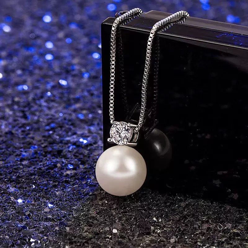 Women's Single Pearl Light Luxury Minority Design High-grade Zircon Shell Necklace