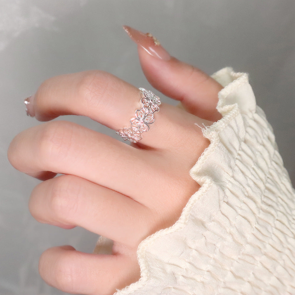 Women's Hollow Butterfly Wreath Filigree Light Luxury Exquisite Lucky Four-leaf Clover Rings