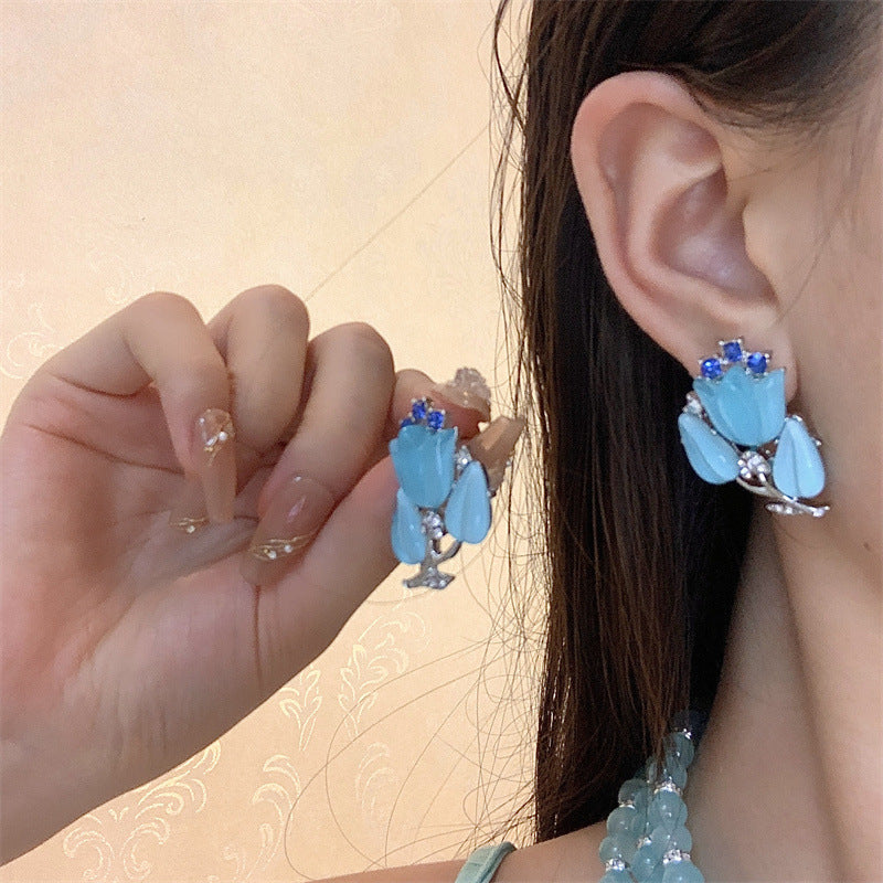 Blue Beaded Summer Cool Light Lily Necklace