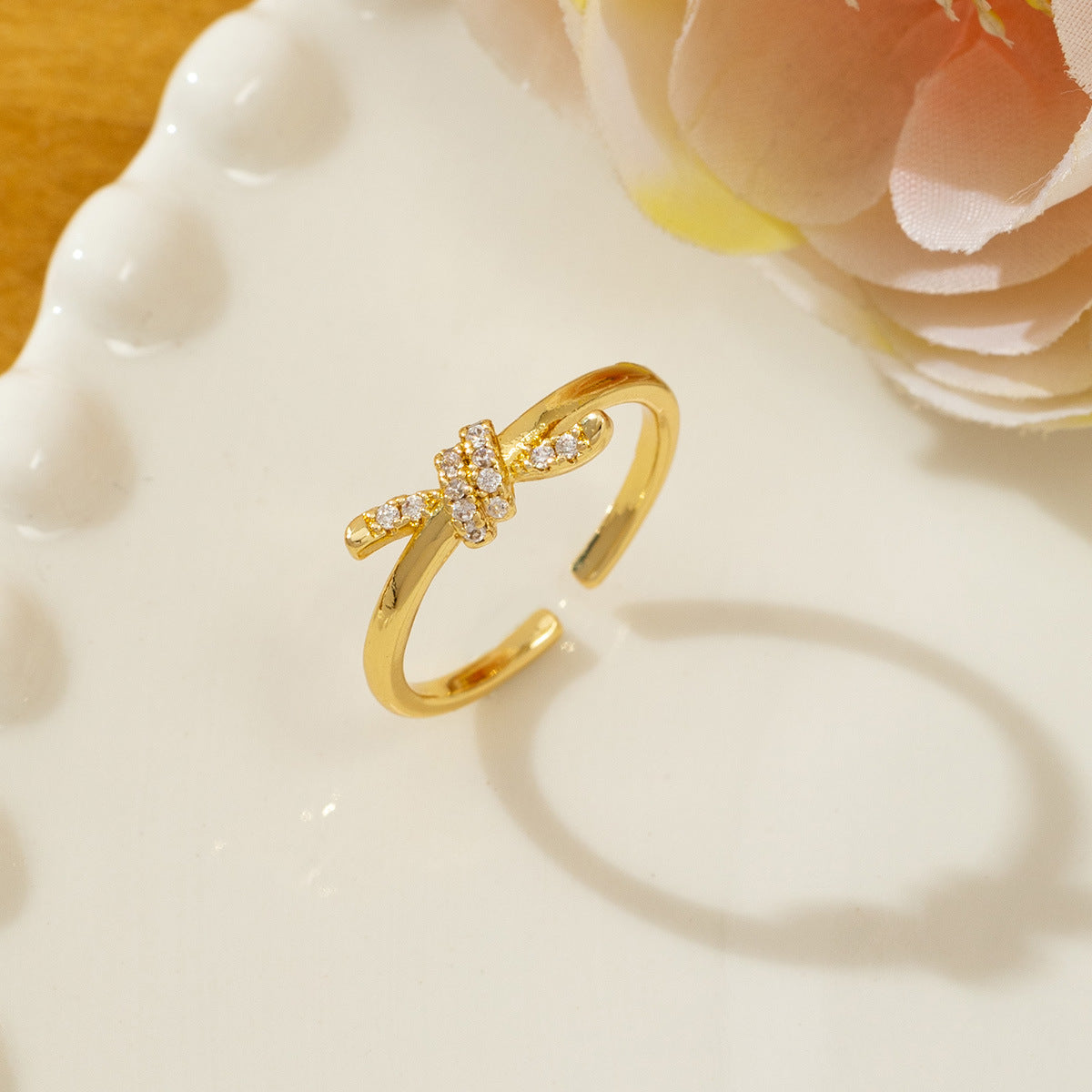 Luxury Cross Design Fashion Open High Sense Index Ring