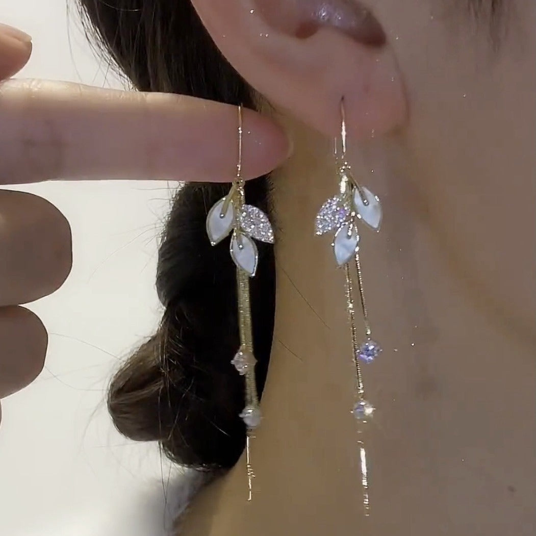 Rhinestone Leaves Tassel Niche Design Long Female Korean Earrings
