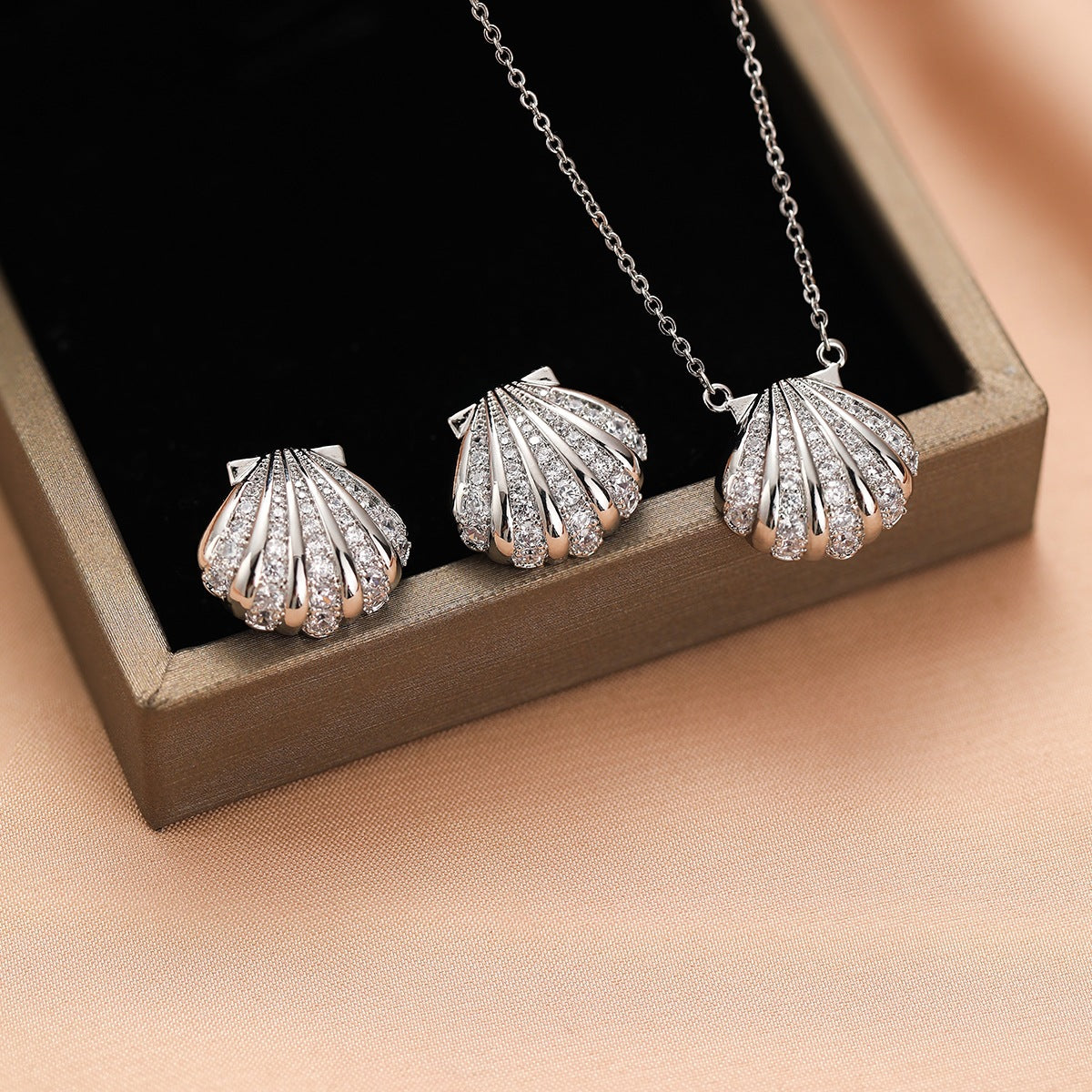 Glamorous Comfortable Two-piece Affordable Luxury Fashion Jewelry Set