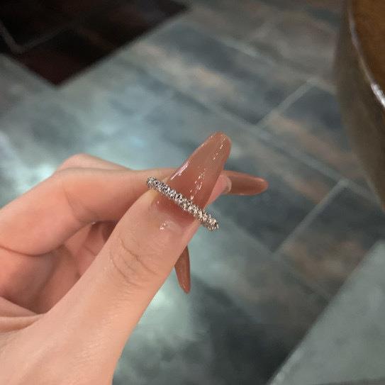 Women's Shiny Light Luxury Minority Design Refined Grace Sparkling Ring