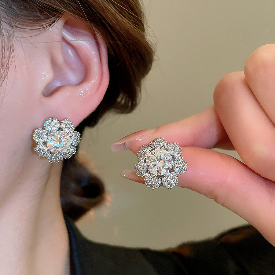 Korean Style White Zircon High-grade Simple Personalized Design Sense Earrings