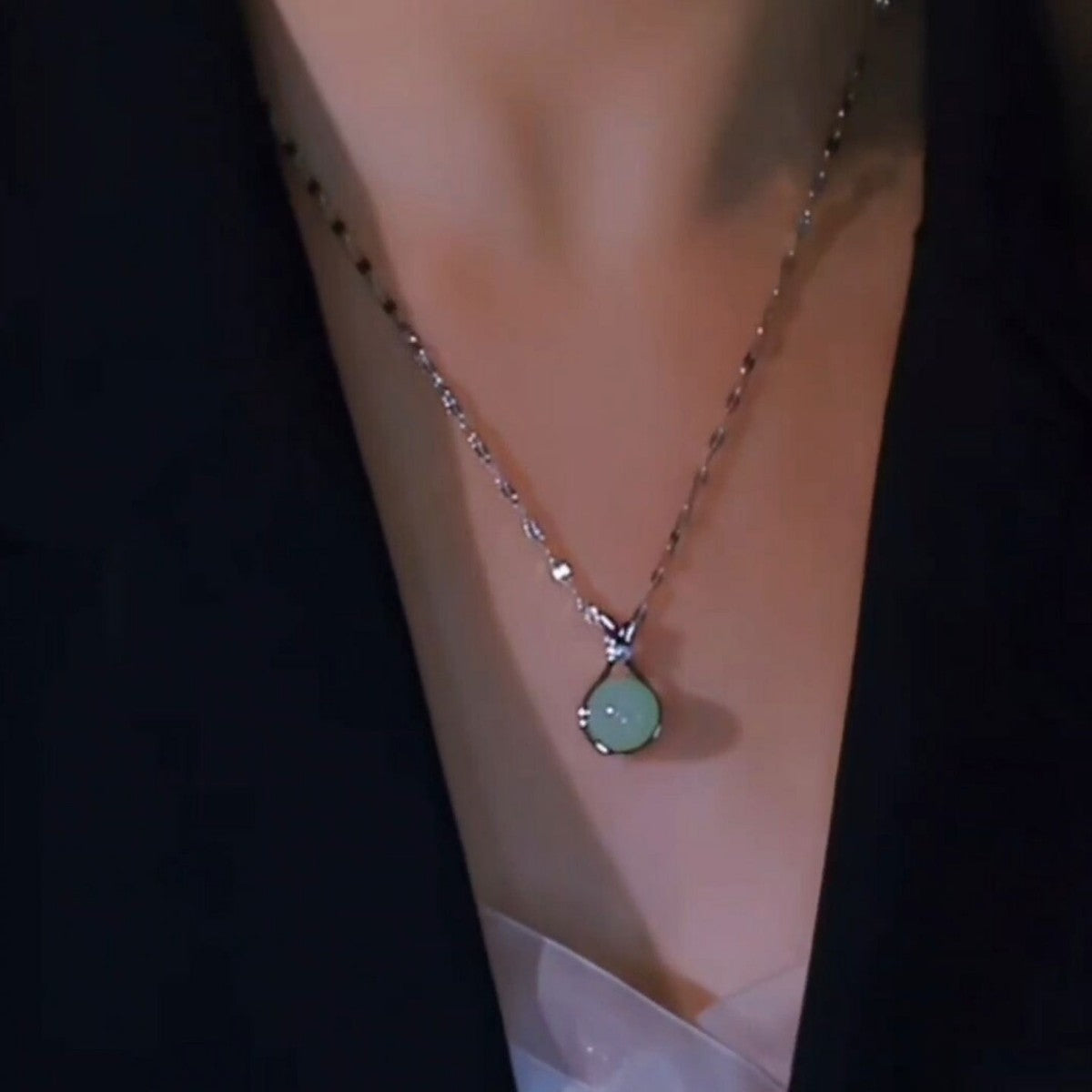 Women's Style Sier Lucky Bag High-grade Clavicle Chain Light Necklace
