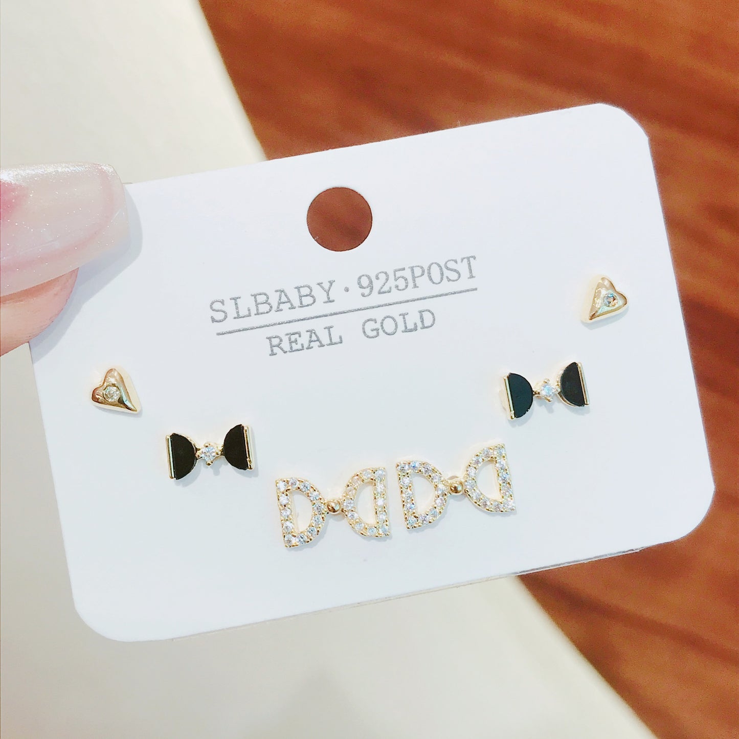 Women's High-grade Pearl Bow Elegant Special Interest Earrings