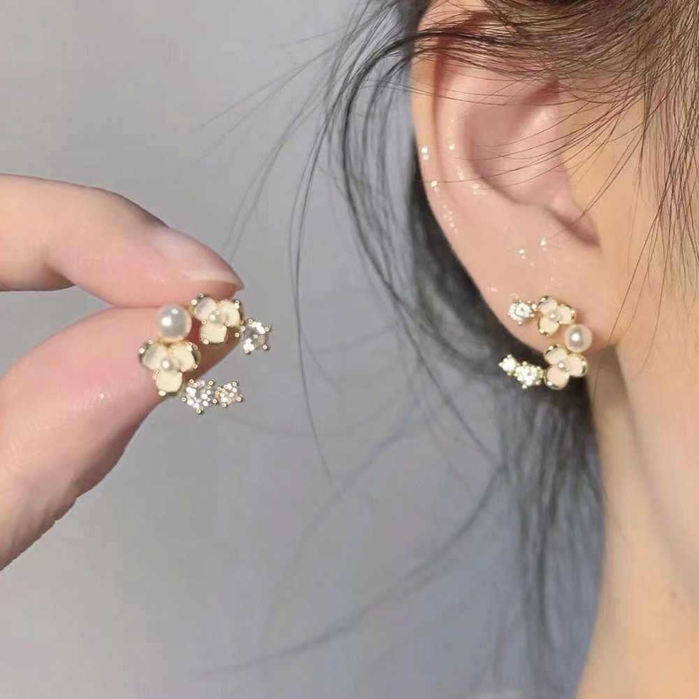 Flower Gentle Dignified Flowers Mosquito Coil Ear Earrings