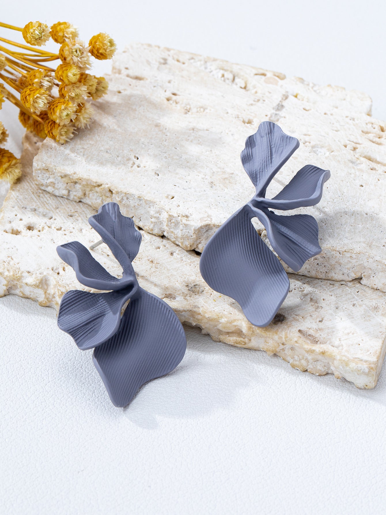 Women's Petal Pearl Mori Style Niche Design Stud Earrings