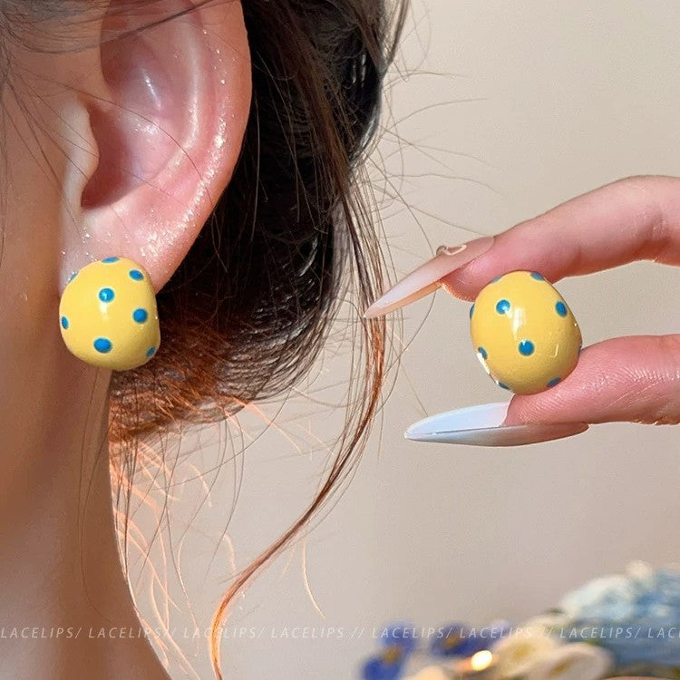 Women's Milk Yellow Wave Drop Glaze High-grade Light Luxury Dopamine Stud Earrings