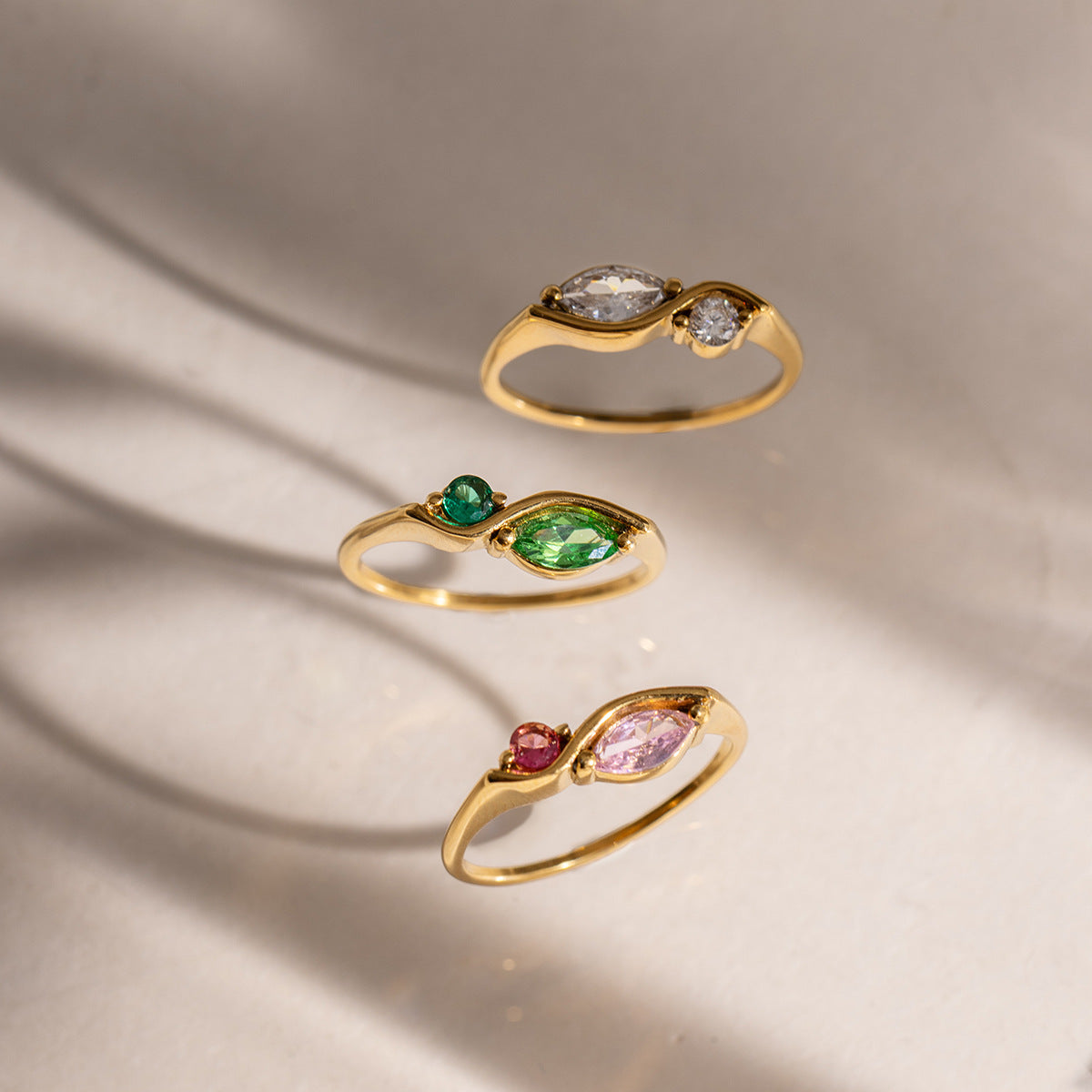 Gold Stainless Steel Electroplated Classic Style Female Inlaid Ring