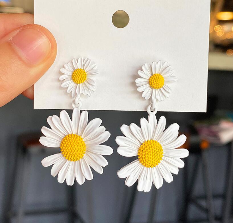 Women's Needle Little Daisy Flower For Temperamental Fairy Stud Earrings