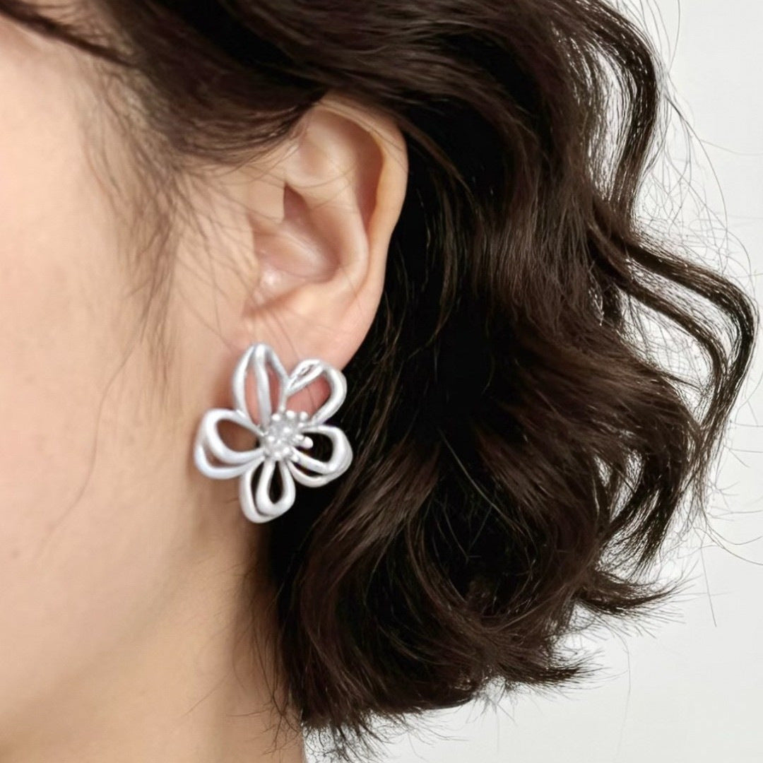 Women's Light Luxury High-grade Unique Design Ear Super Stud Earrings