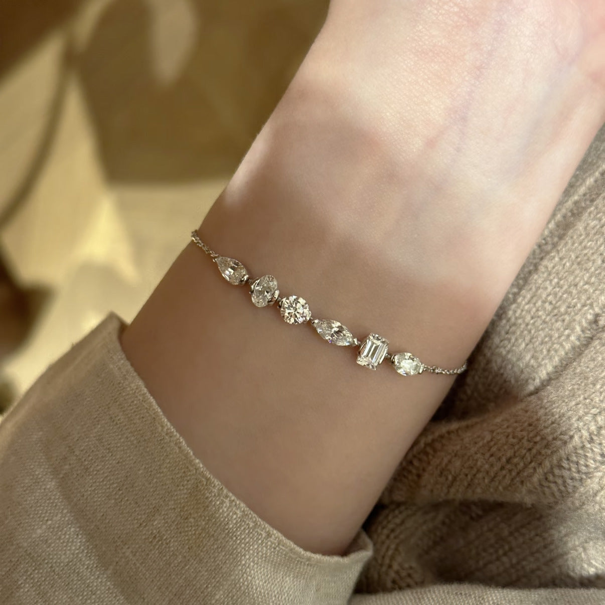 Fashion Irregular Shaped Loose Diamond Dazzling Bracelet