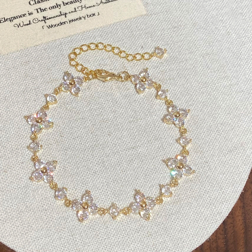 Women's Inlay Fritillary Four-leaf Flower Pull-out Light Luxury High-grade Bracelets