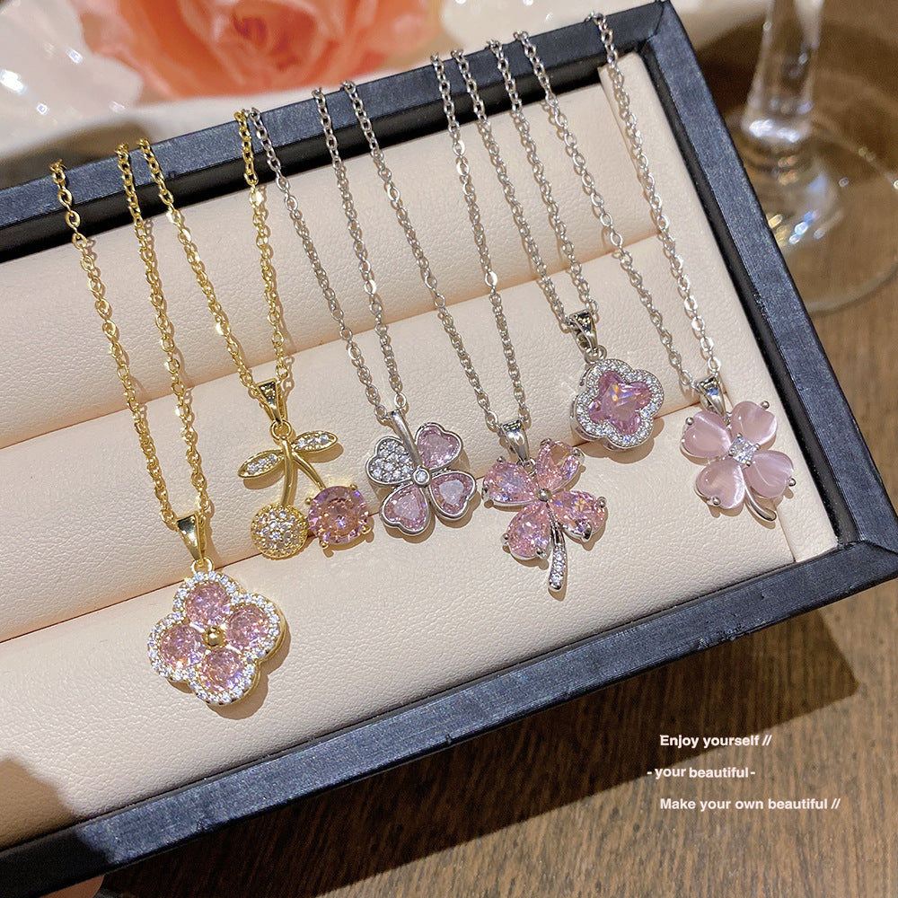 Women's Peach-colored Sweet Four-leaf Light Luxury Fashionable Versatile Clavicle Necklace