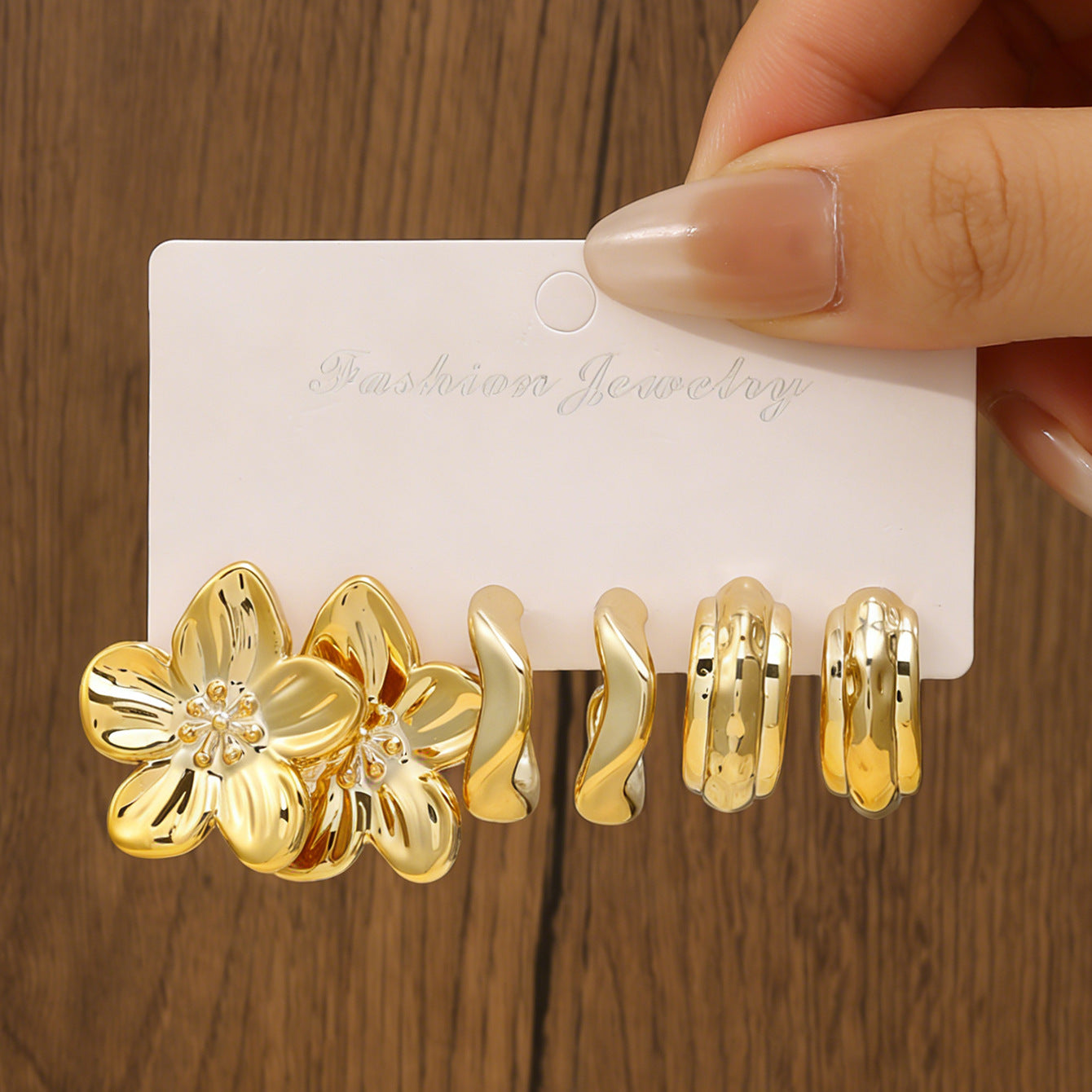 Women's Gold Geometric Fashionable High Sense Combination Earrings