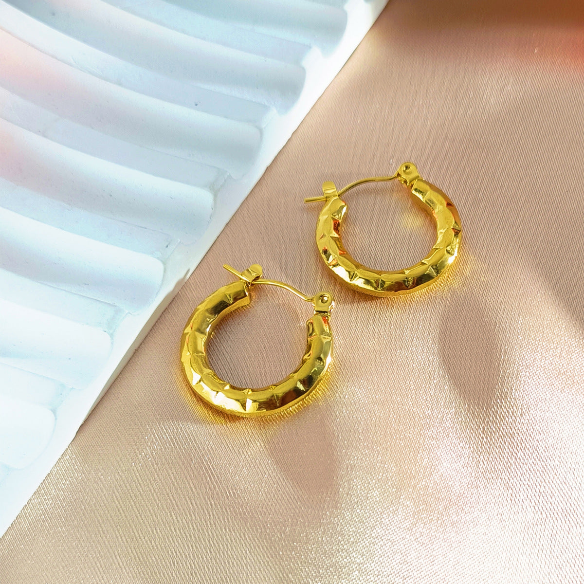 High-grade Light Luxury Ear Clip Electroplated Earrings