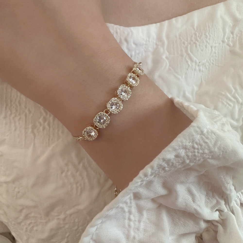 Women's Inlay Fritillary Four-leaf Flower Pull-out Light Luxury High-grade Bracelets