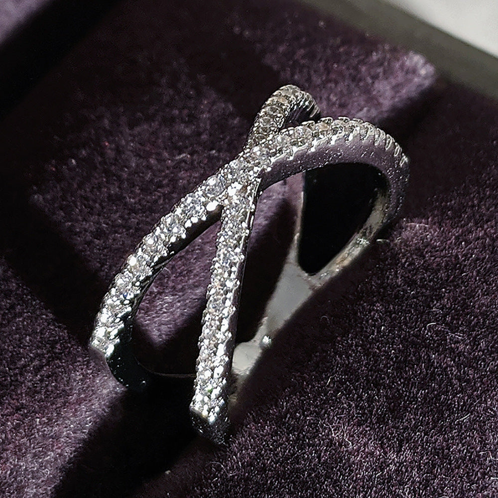 Comfortable Women's Fashion Simple Zircon Creative Ring