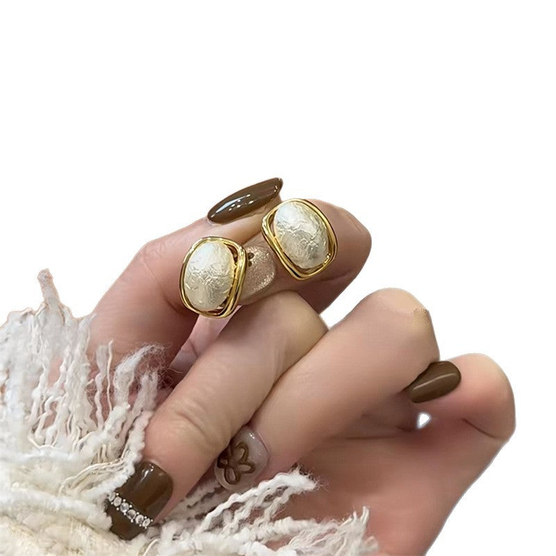 Women's Gentle Vintage Cotton Beads Elegant For Minority Fashion Design Earrings