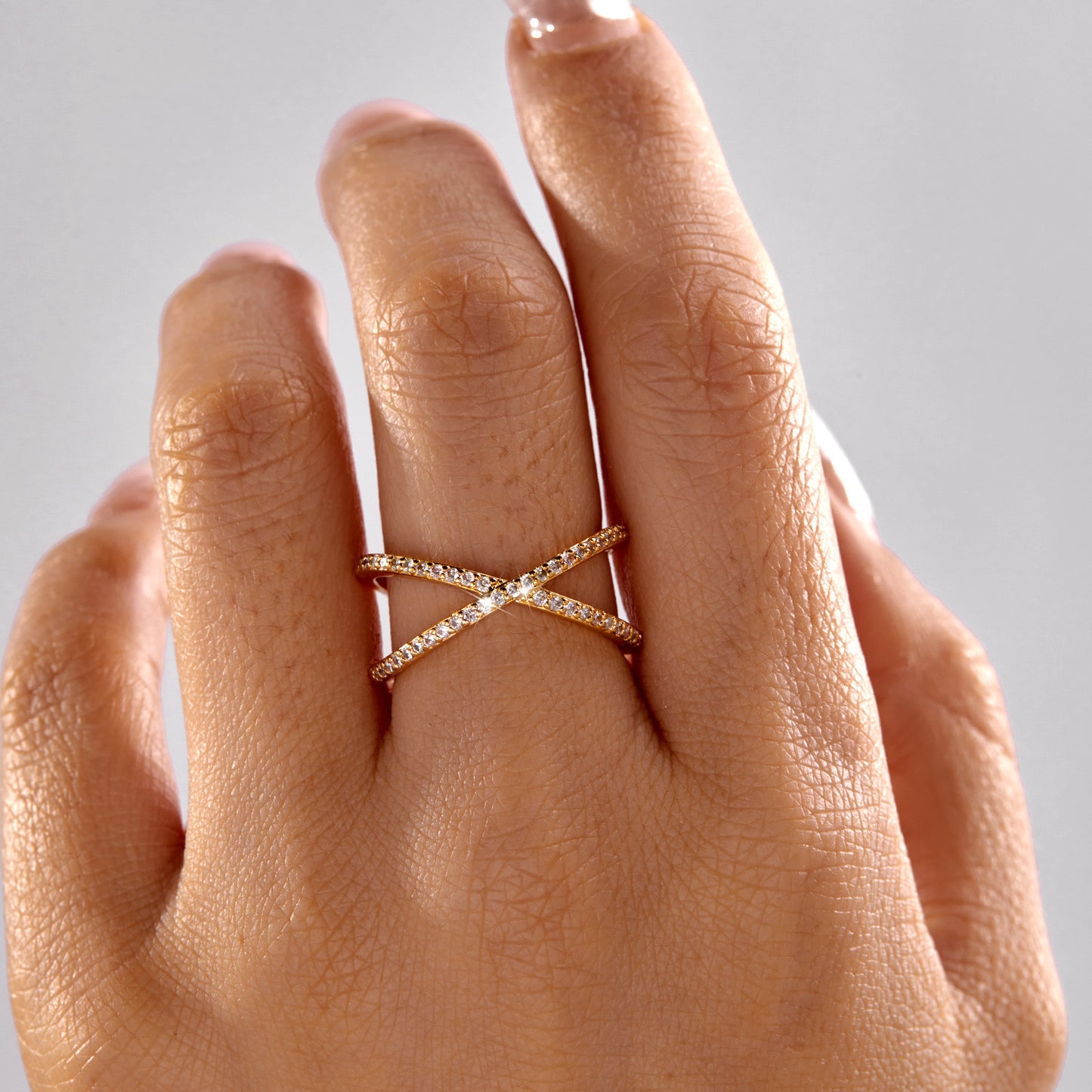 Women's Retro Elegant Copper Inlaid Zirconium High-grade Light Luxury Palace Style Ring