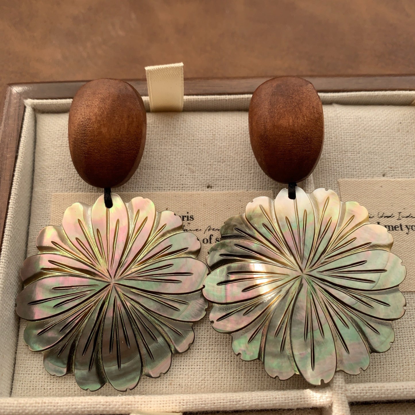 Solid Wood Fritillary Shell Geometric Eardrops Mild Luxury Retro Fashion Rings