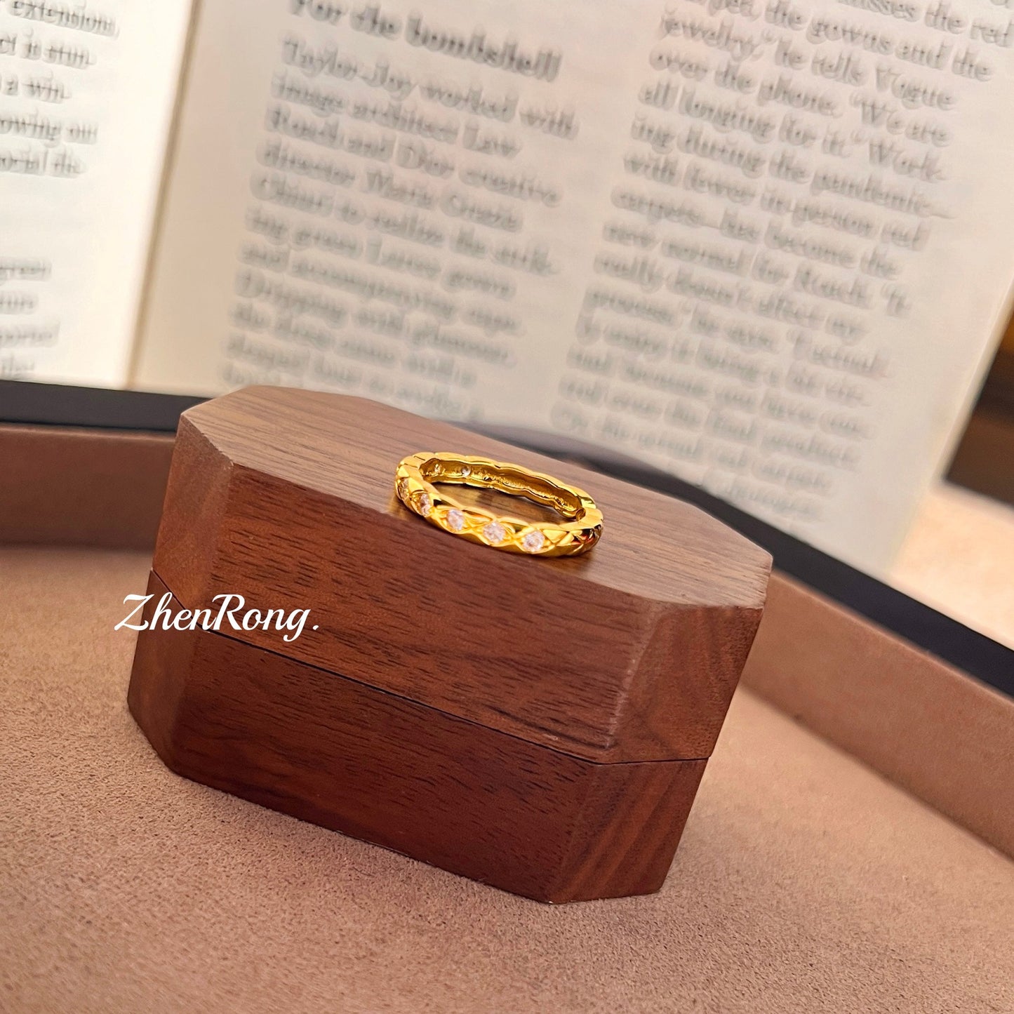 Classic Style Diamond Plaid Stacked Light Luxury Simplicity Wide Ring