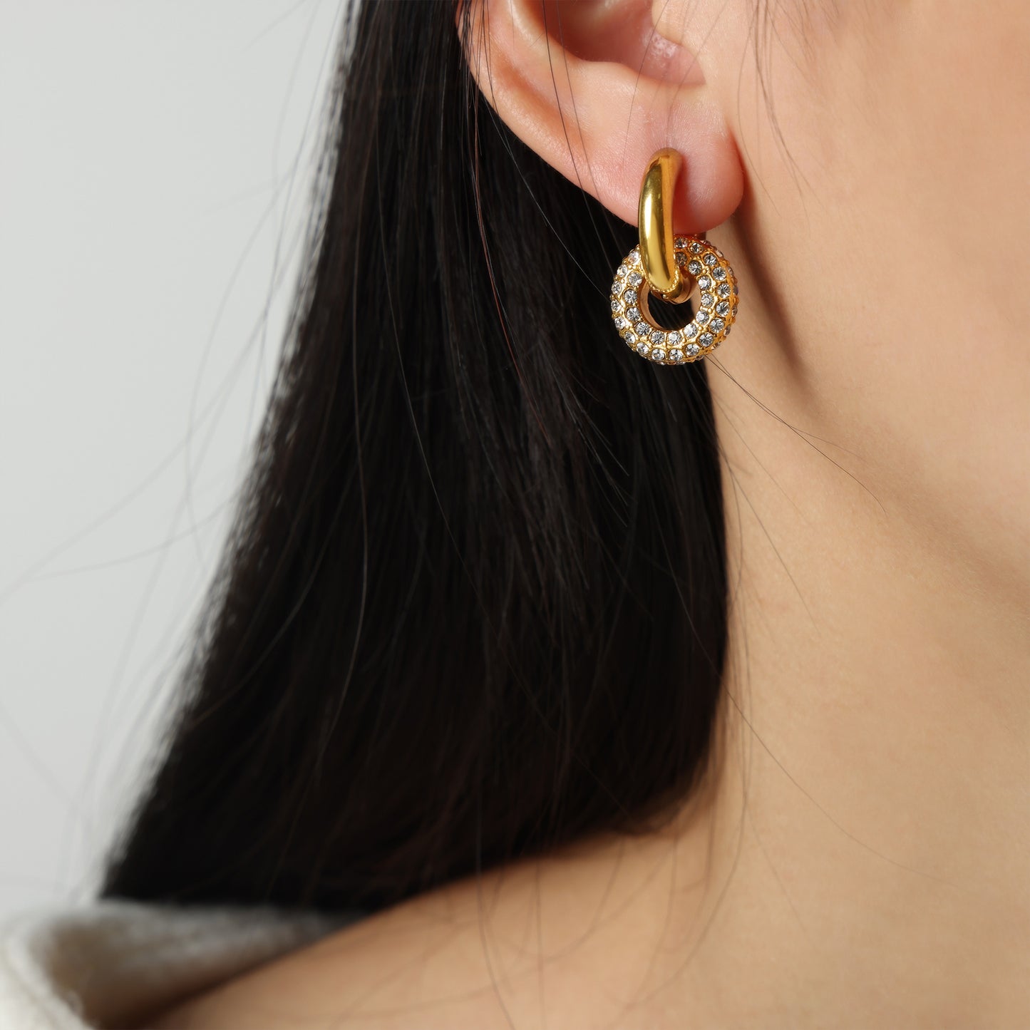 Women's French Retro Simple Gold Stainless Steel Full Diamond Earrings