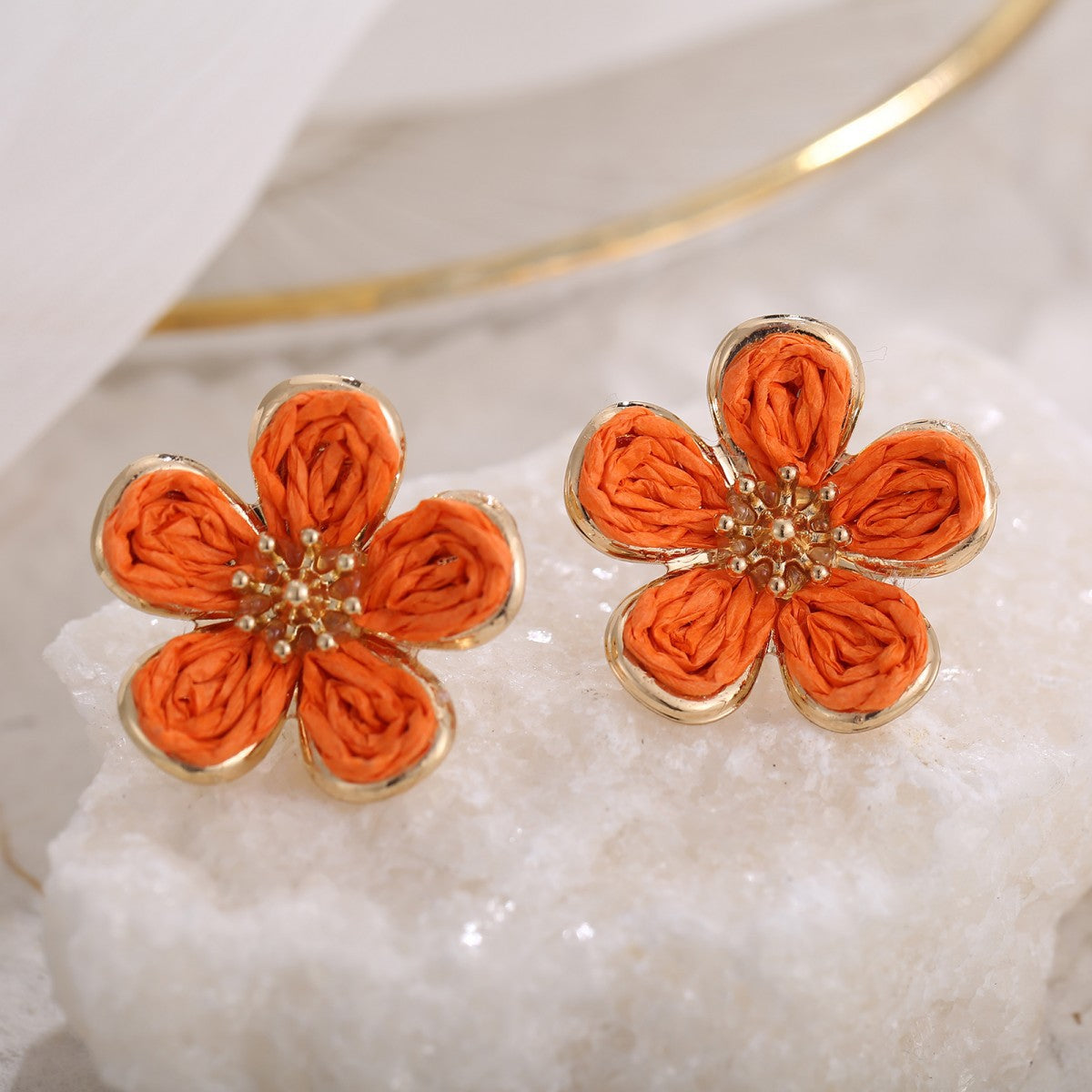 Raffia Flower Small Fashion Hand-woven Simple Earrings