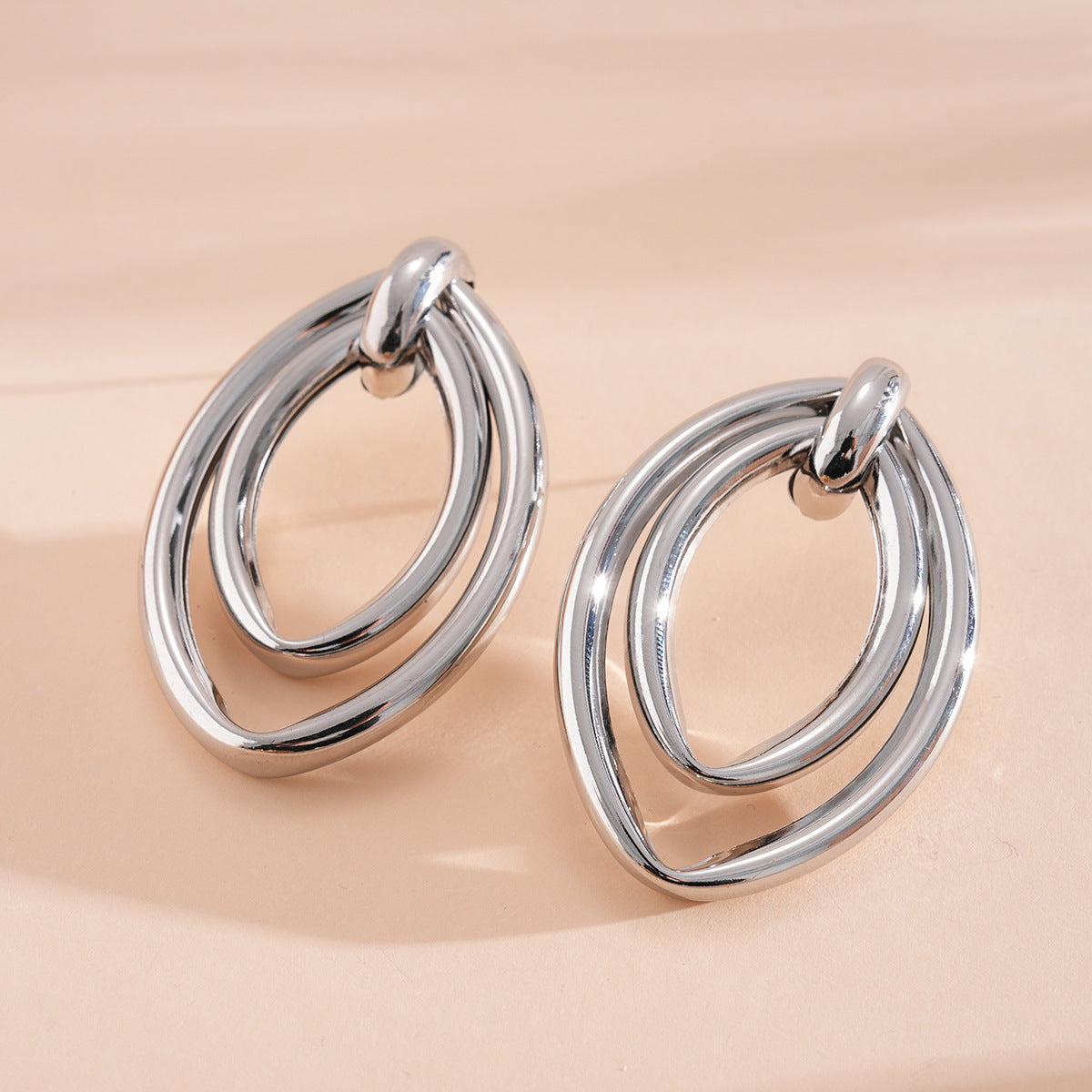 Geometric Cut Heart-shaped Oval Irregular Design Versatile Light Stud Earrings