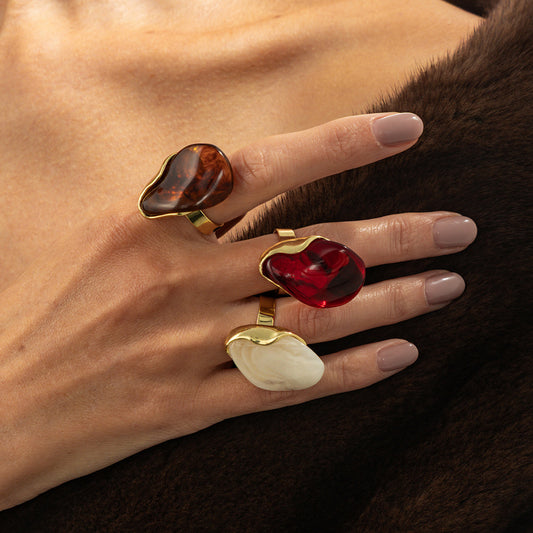 Retro Translucent Amber Blooming Resin Wind Ring